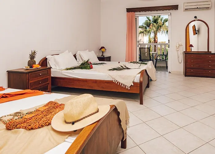 Dinos Hotel 2*