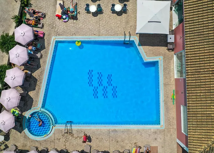 Hotel Dinos 2*